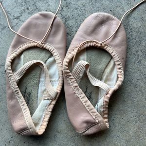 Little Girls ballerina slippers…ballet shoes..